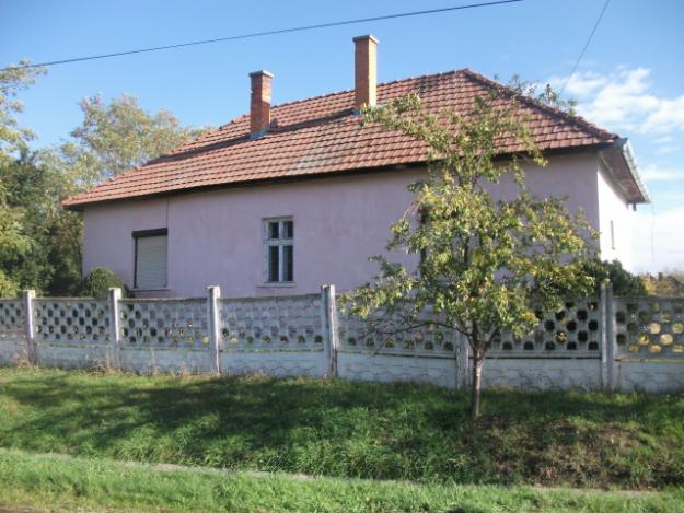 Casa situata in Ungaria in localitatea Bojt - Pret | Preturi Casa situata in Ungaria in localitatea Bojt