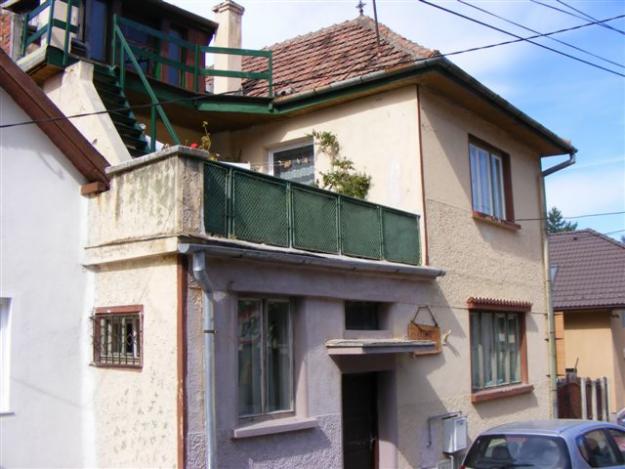 VIND CASA CU ETAJ IN BRASOV - Pret | Preturi VIND CASA CU ETAJ IN BRASOV