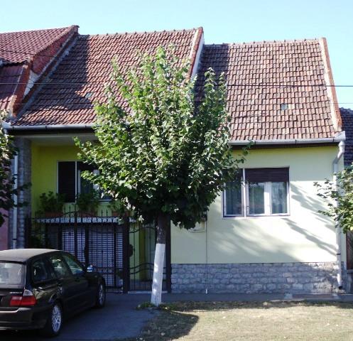 Casa cu 3 camere in zona Piata Taranilor, Cantemir - Pret | Preturi Casa cu 3 camere in zona Piata Taranilor, Cantemir