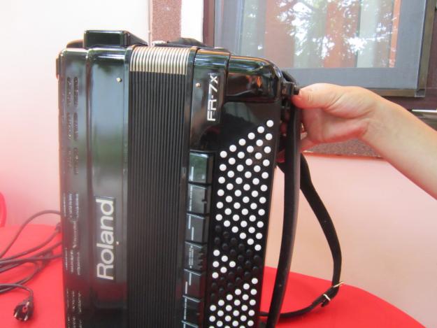 ACORDEON ROLAND FR7X - Pret | Preturi ACORDEON ROLAND FR7X