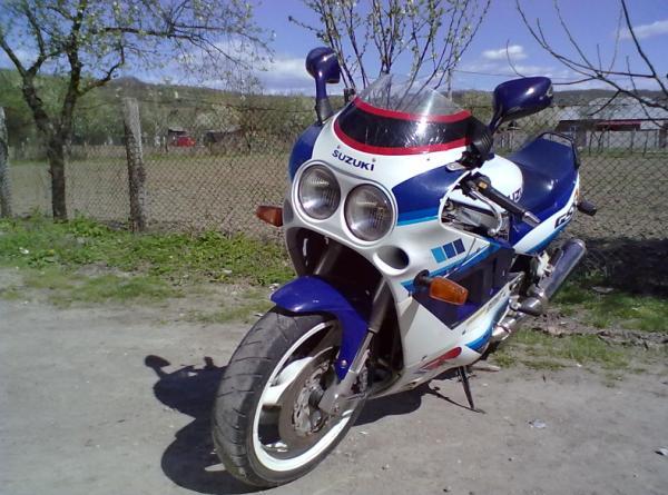 Suzuki GSXR 1100 - Pret | Preturi Suzuki GSXR 1100