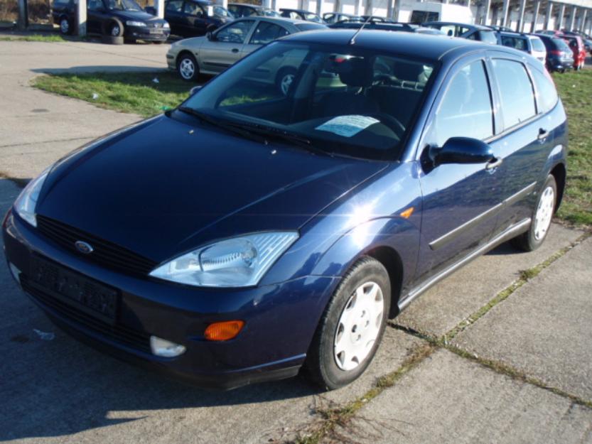 FORD Focus 1.4i Clima - Pret | Preturi FORD Focus 1.4i Clima