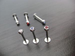 Piercing buza din otel chirurgical PC8A - Pret | Preturi Piercing buza din otel chirurgical PC8A