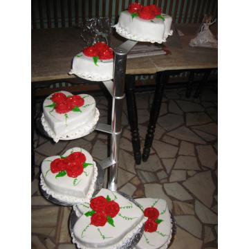 Tort nunta in forma de evantai din frisca sau martipan - Pret | Preturi Tort nunta in forma de evantai din frisca sau martipan