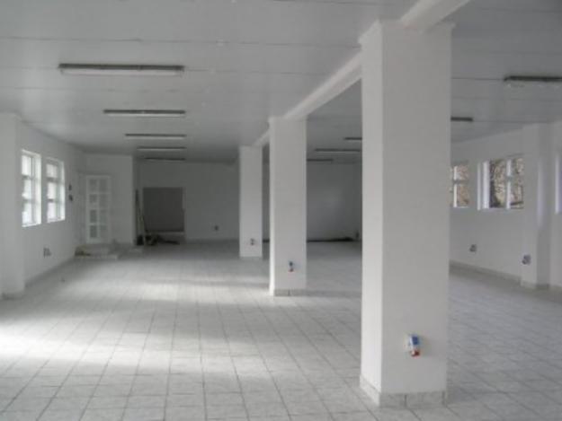 Hala,magazin ,spatiu comercial central -300mp - Pret | Preturi Hala,magazin ,spatiu comercial central -300mp