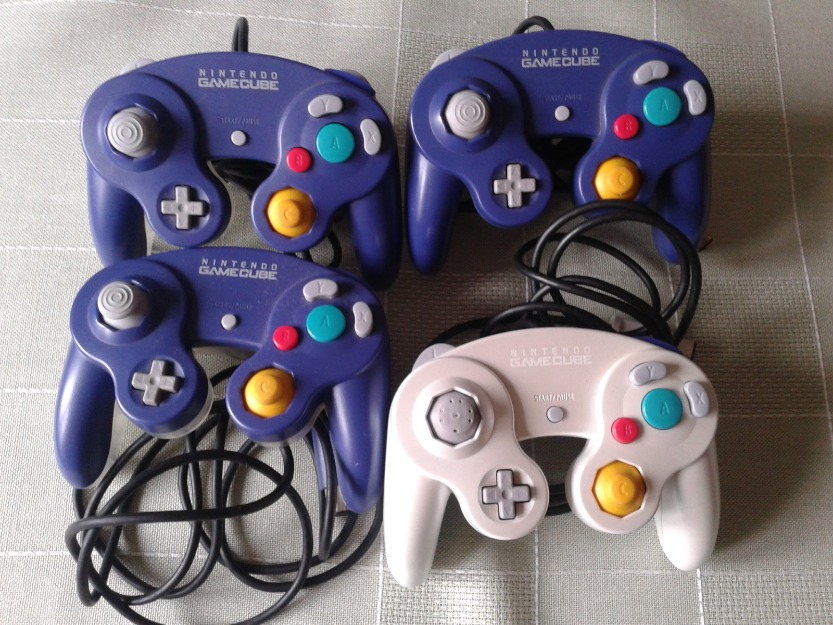 vand manete ,noi,NINTENDO GAMECUBE,originale,vezi poze - Pret | Preturi vand manete ,noi,NINTENDO GAMECUBE,originale,vezi poze