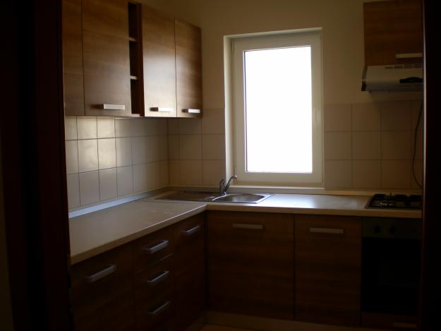 Vand apartament 3 camere Ten Blocks-Militari - Pret | Preturi Vand apartament 3 camere Ten Blocks-Militari