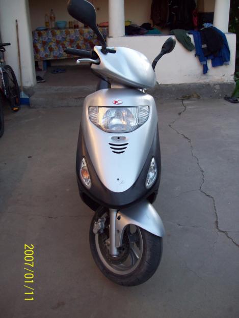Vand scuter Kymco movie xl 150 cc URGENT !!! - Pret | Preturi Vand scuter Kymco movie xl 150 cc URGENT !!!