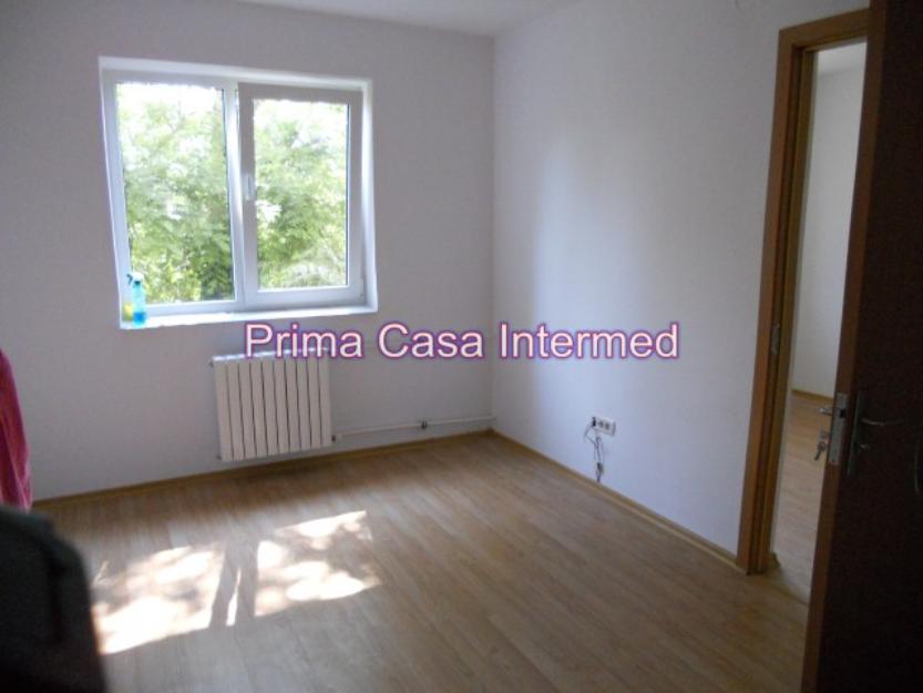 Apartament 2 camere, nemobilat, renovat recent, Zodiac - Pret | Preturi Apartament 2 camere, nemobilat, renovat recent, Zodiac