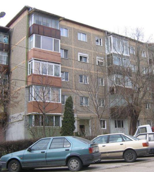 Proprietar, vand apartament 4 camere - Pret | Preturi Proprietar, vand apartament 4 camere