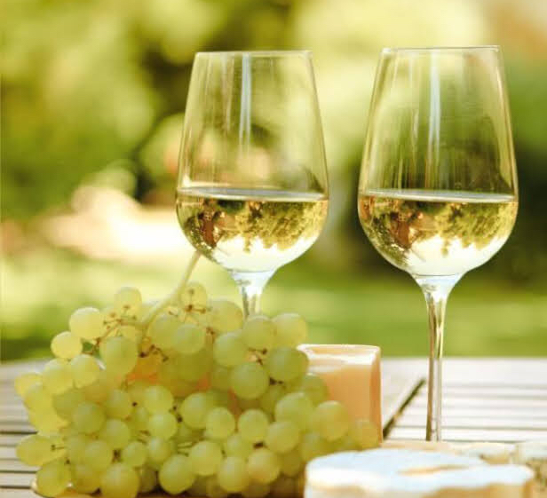 Vând vin natural alb , rose si rosu - Pret | Preturi Vând vin natural alb , rose si rosu