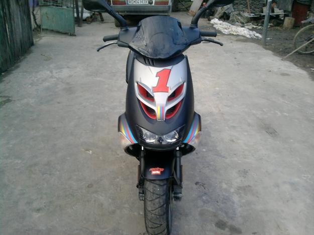 Vand scuter Aprilia SR 50 injectie defect - Pret | Preturi Vand scuter Aprilia SR 50 injectie defect