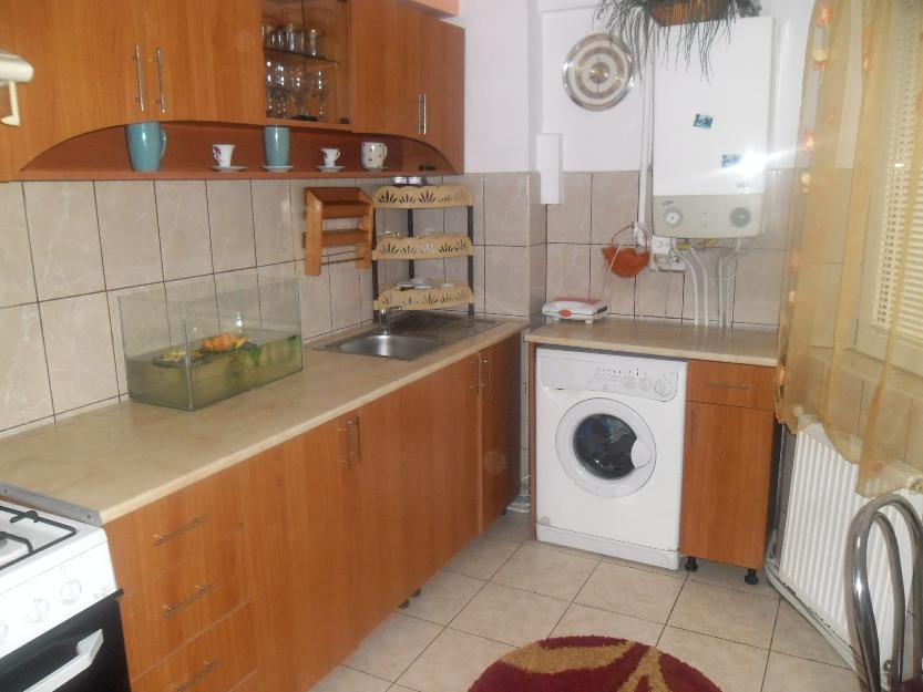 vand apartament 3 camere etaj 1 centru - Pret | Preturi vand apartament 3 camere etaj 1 centru