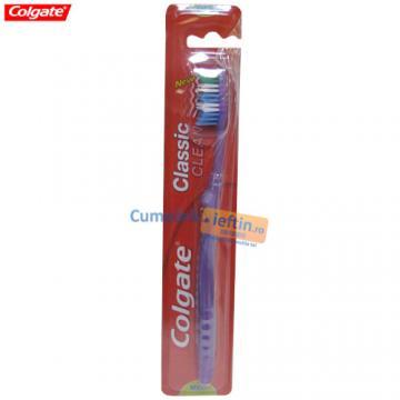 Periuta de dinti Colgate Plus Medium - Pret | Preturi Periuta de dinti Colgate Plus Medium