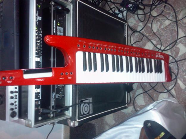 Vand Keyboard Roland +placa de sunet+laptop DELL - Pret | Preturi Vand Keyboard Roland +placa de sunet+laptop DELL