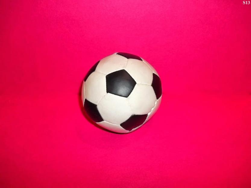 jucarii jucarie pentru bebelusi minge de fotbal texila - Pret | Preturi jucarii jucarie pentru bebelusi minge de fotbal texila