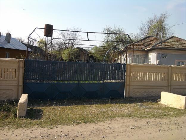 VAND CASA IN COMUNA RADOIESTI - Pret | Preturi VAND CASA IN COMUNA RADOIESTI