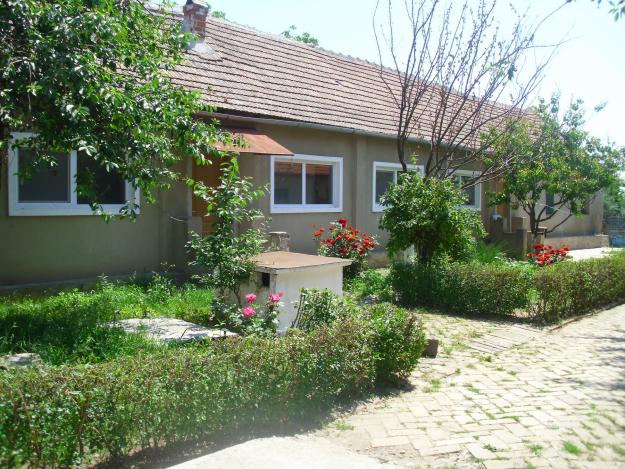 Vand sau schimb casa cu ap.3 cam. - Pret | Preturi Vand sau schimb casa cu ap.3 cam.