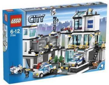 Lego city statie politie (set) - Pret | Preturi Lego city statie politie (set)