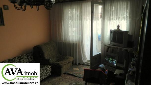 Vand urgent apartament cu 3 camere semidecomandat pe strada Pictor Aman - Pret | Preturi Vand urgent apartament cu 3 camere semidecomandat pe strada Pictor Aman