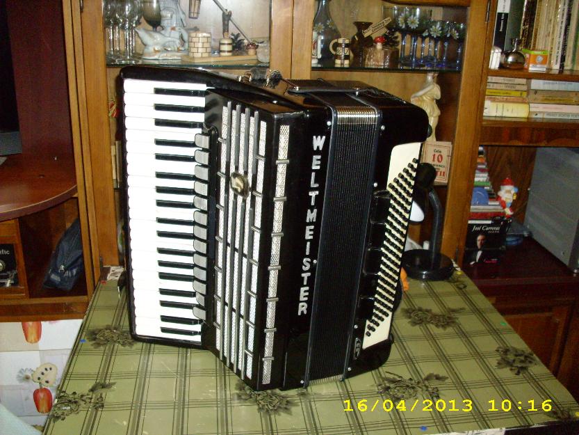 Vand Weltmeister Acordeon Professional Supita S5 / Stare Foarte Foarte Buna / 800 Euro - Pret | Preturi Vand Weltmeister Acordeon Professional Supita S5 / Stare Foarte Foarte Buna / 800 Euro