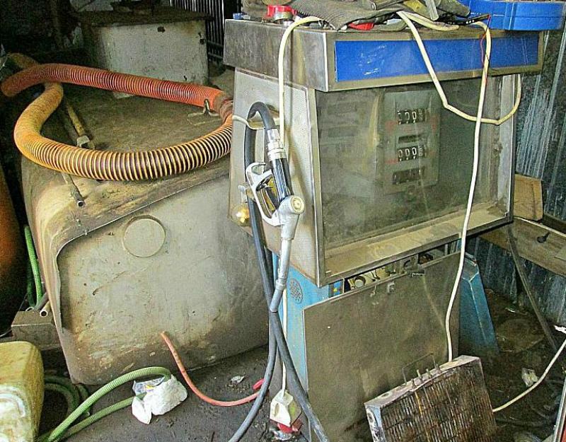 Rezervor de combustibil - 4000 L cu pompa - Pret | Preturi Rezervor de combustibil - 4000 L cu pompa