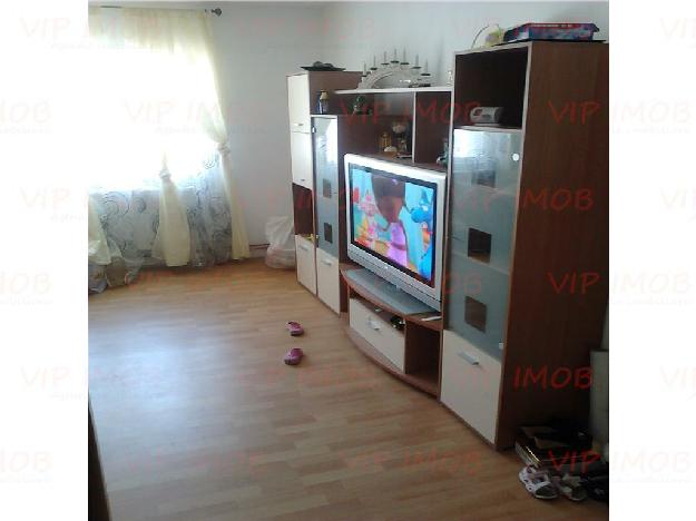 apartament 4 camere Brasov,zona Tractorul - Pret | Preturi apartament 4 camere Brasov,zona Tractorul