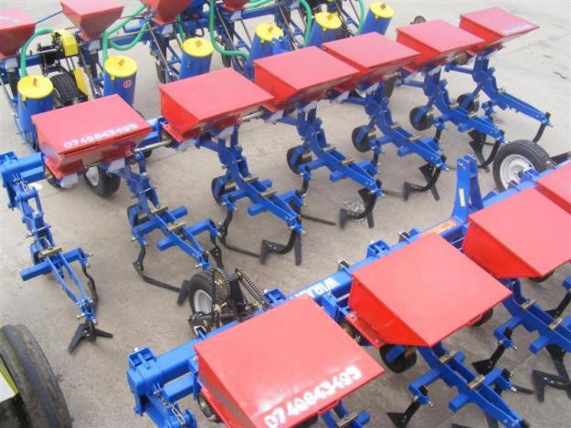 Cultivator pe 6 randuri cu fertilizator CUP - Pret | Preturi Cultivator pe 6 randuri cu fertilizator CUP