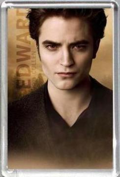 Magnet frigider New Moon Edward Cullen - Robert Pattinson - Pret | Preturi Magnet frigider New Moon Edward Cullen - Robert Pattinson