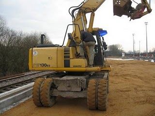 Oferta excavator Komatsu PW 130 2000 13.3t vanzare second hand - Pret | Preturi Oferta excavator Komatsu PW 130 2000 13.3t vanzare second hand