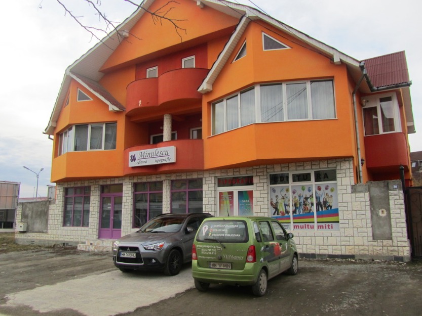 Vand imobil(cu spatiu comercial)+11 arii - Pret | Preturi Vand imobil(cu spatiu comercial)+11 arii