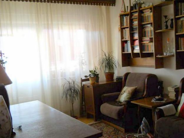 Vind in Bacau - apartament 3 camere decomandat, strada Stefan cel Mare - Pret | Preturi Vind in Bacau - apartament 3 camere decomandat, strada Stefan cel Mare