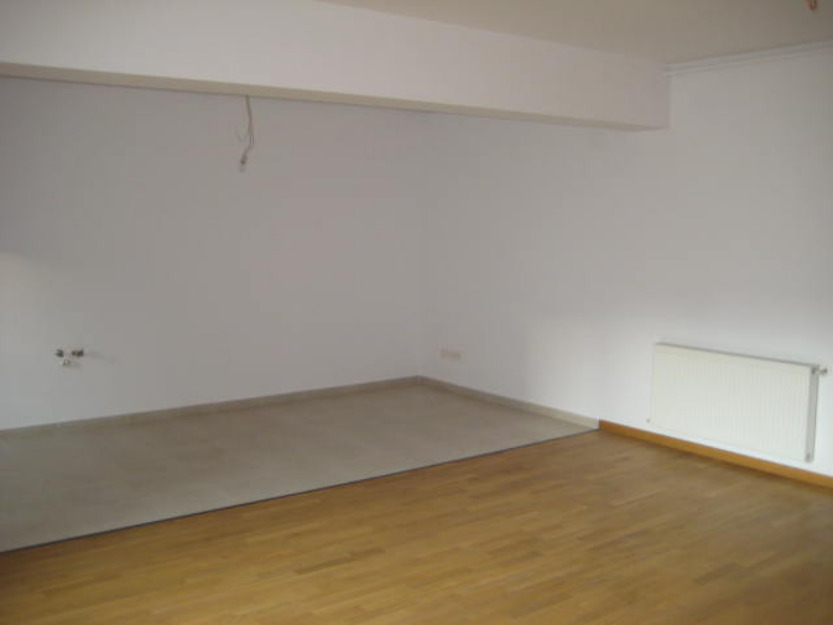 Apartament in bloc - 3 camere Kiseleff - Pret | Preturi Apartament in bloc - 3 camere Kiseleff