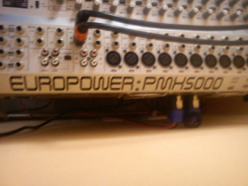 Mixer amplificat beringer europower pmh 5000 - Pret | Preturi Mixer amplificat beringer europower pmh 5000