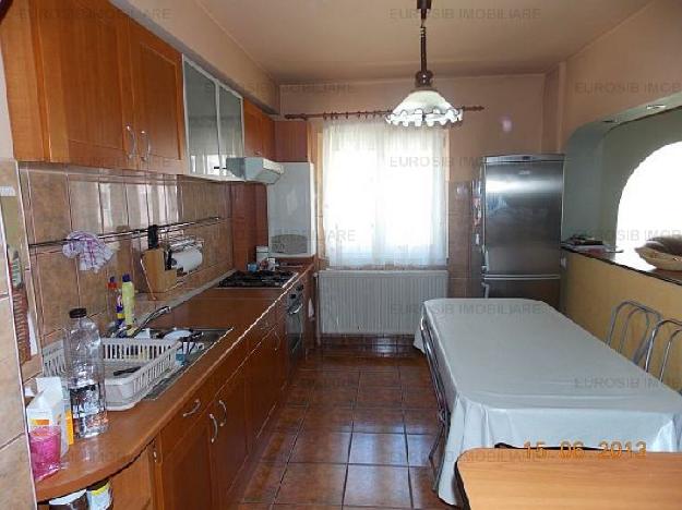 Inchiriere Apartament 3 camere Strand, Sibiu 300 Euro - Pret | Preturi Inchiriere Apartament 3 camere Strand, Sibiu 300 Euro