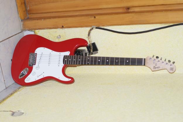 Vand chitara Fender Squier - Pret | Preturi Vand chitara Fender Squier