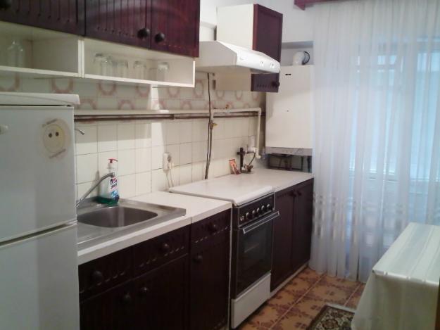 Apartament 3 camere zona Bazar - Pret | Preturi Apartament 3 camere zona Bazar