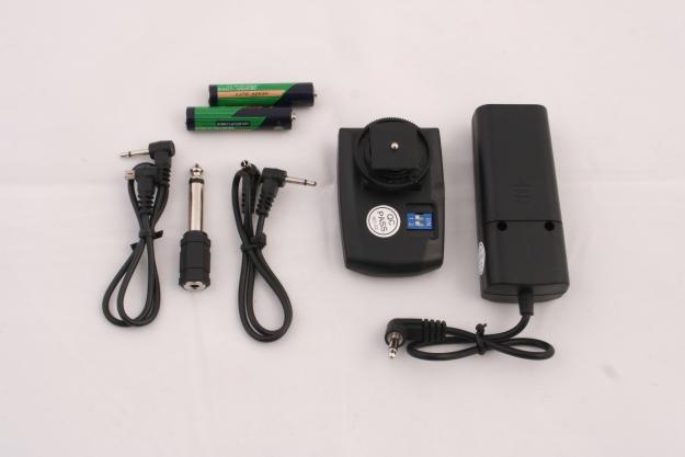 Blazzeo 4- Wireless Slave Studio Flash Trigger Kit (Transmitter + Receiver) - Pret | Preturi Blazzeo 4- Wireless Slave Studio Flash Trigger Kit (Transmitter + Receiver)