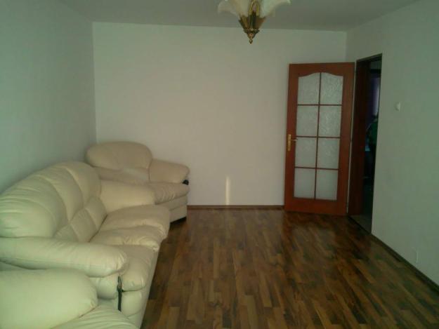 Bacau Vand urgent apartament cu 3 camere decomandat, LUX, etaj 2 - Pret | Preturi Bacau Vand urgent apartament cu 3 camere decomandat, LUX, etaj 2