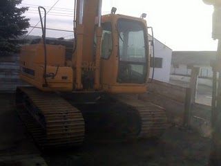 EXCAVATOR PE SENILE second hand Hyundai Robex 140LC 13.9 tone cu picon hammer instalatie picon excavator pe senile secon - Pret | Preturi EXCAVATOR PE SENILE second hand Hyundai Robex 140LC 13.9 tone cu picon hammer instalatie picon excavator pe senile secon