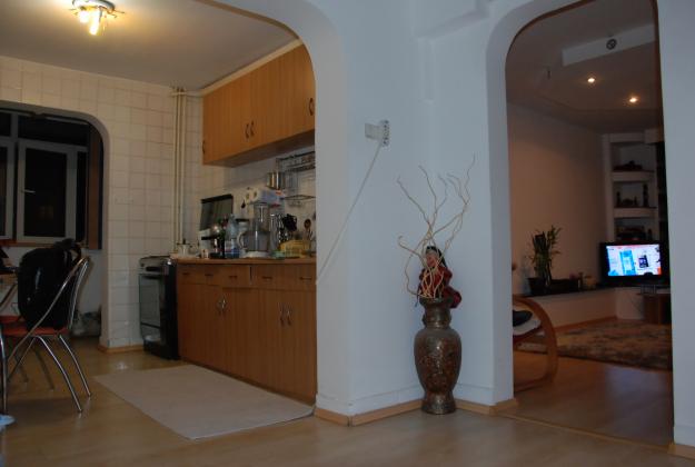 Apartament 3 camere - Pret | Preturi Apartament 3 camere