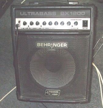 Vand combo bas Behringer Ultrabass BX1200 - Pret | Preturi Vand combo bas Behringer Ultrabass BX1200