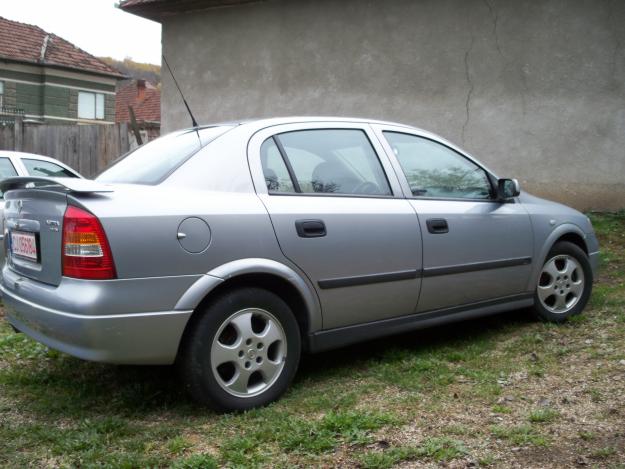 opel astra sedan - Pret | Preturi opel astra sedan