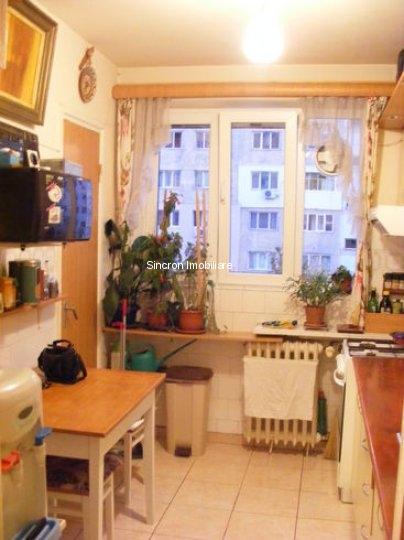 Vanzare apartament 3 camere decomandat 1 Decembrie 1918 metrou - Pret | Preturi Vanzare apartament 3 camere decomandat 1 Decembrie 1918 metrou