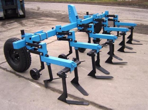 Cultivator de porumb pe 4 randuri - Pret | Preturi Cultivator de porumb pe 4 randuri