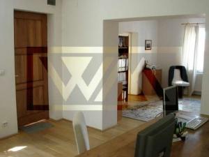 Casa cu 5 camere, 2 bai, Brasov, curte € 650 - Pret | Preturi Casa cu 5 camere, 2 bai, Brasov, curte € 650