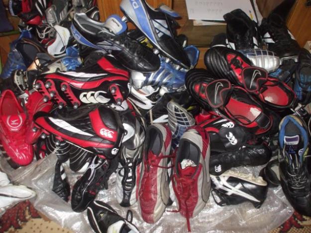 Vand ghete fotbal-adidasi crampoane de firma second hand - Pret | Preturi Vand ghete fotbal-adidasi crampoane de firma second hand