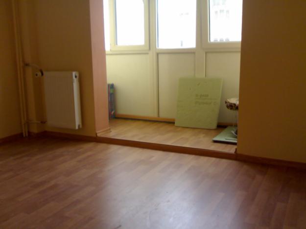 Particular, inchiriez apartament 2 camere - Pret | Preturi Particular, inchiriez apartament 2 camere