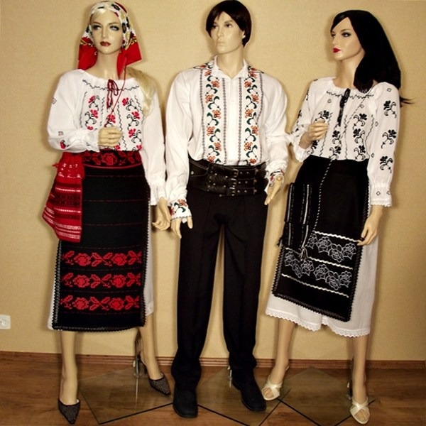 Producator costume populare romanesti de femei - Pret | Preturi Producator costume populare romanesti de femei