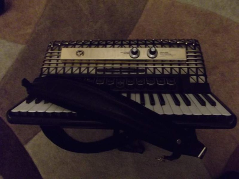 Acordeon Hohner atlantic 4 deluxe - Pret | Preturi Acordeon Hohner atlantic 4 deluxe